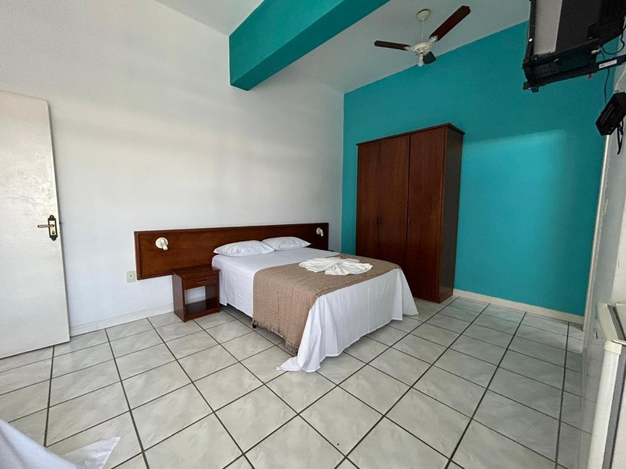 Ilha Azul Hospedagem ゴヴェルナドール・セウソ・ラーモス エクステリア 写真